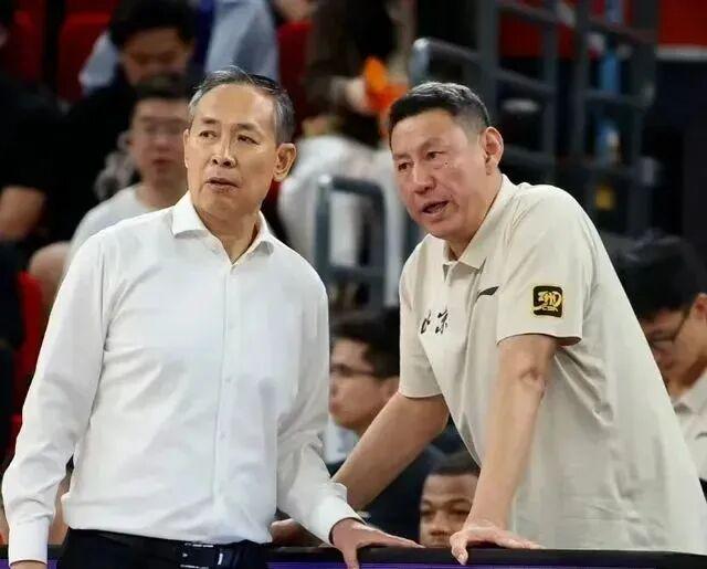 米兰体育老鹰4年长约签下次轮秀,他确实是拿到了自己想要的合同?