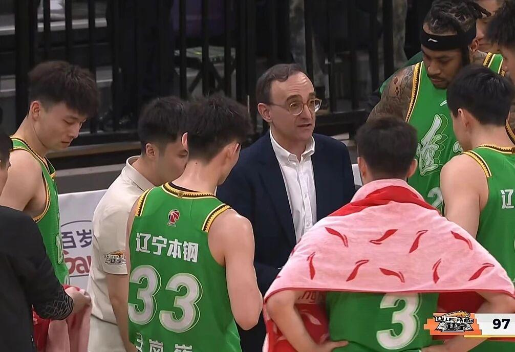 吸粉,佛得角门将沃齐尼亚在零封西班牙后社媒粉丝暴涨超150万