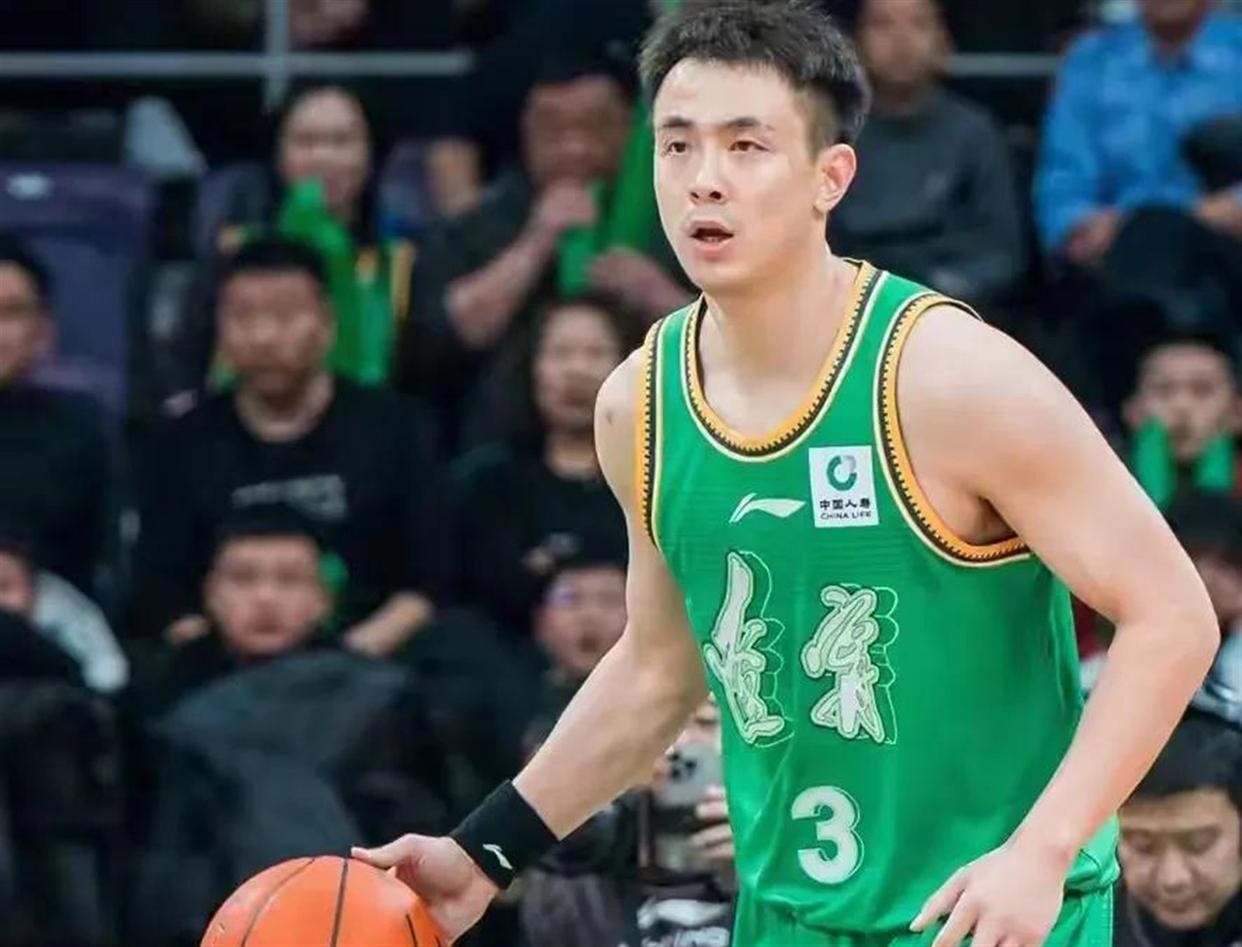 脸都打肿了！西班牙亿元锋线，被 40 岁葡乙老门将零封了！
